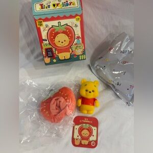 Pooh Tiny Orchard pendant by Top Toy